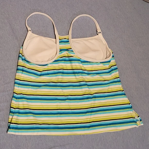 Swim top - Picture 2 of 3